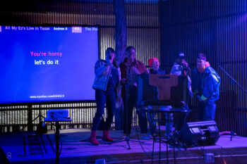 Queeraoke group singing